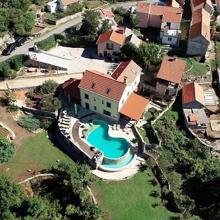 Authentic Dalmatian Hillside Escape With Pool, Sauna & Bbq - Seven Bedroom *