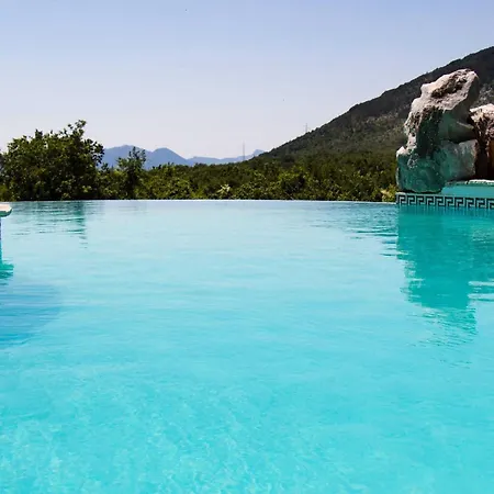 펜션 Authentic Dalmatian Hillside Escape With Pool, Sauna & Bbq - Seven Bedroom